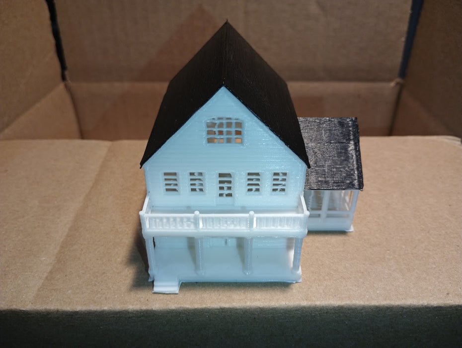 N-Scale 2 Story Home with Screen porch