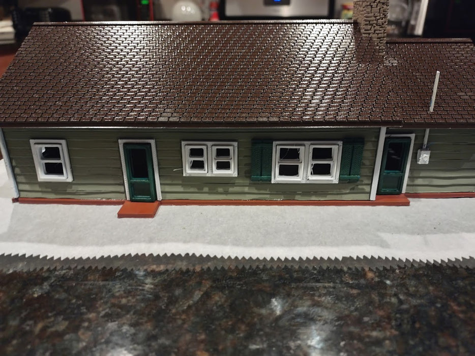 S-Scale Ranch Home