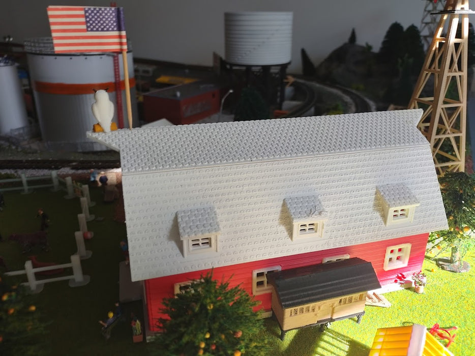 O Scale Red Barn