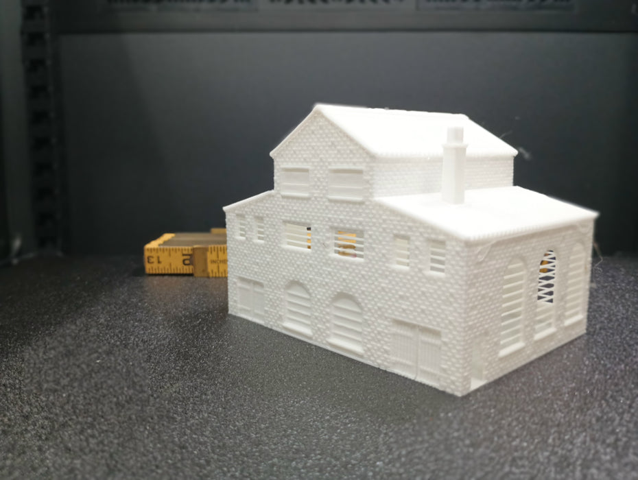 N Scale  "Large Factory "