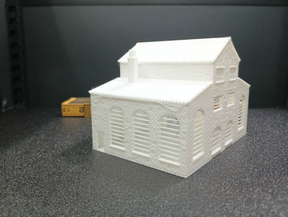 N Scale  "Large Factory "