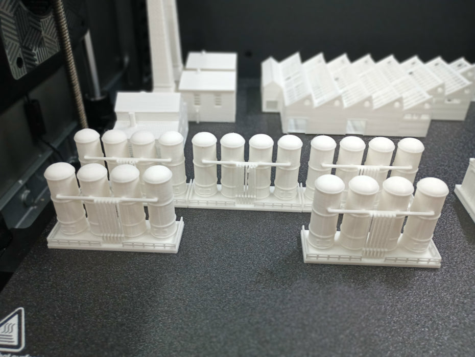 N Scale  "Fuel Tanks"