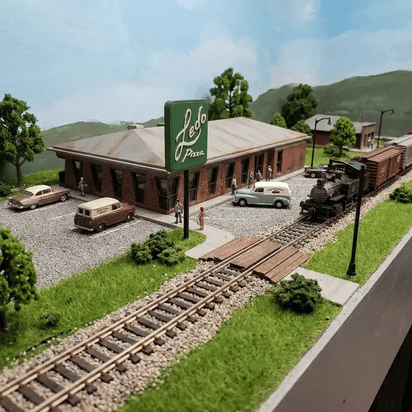 N Scale Ledo's Pizza