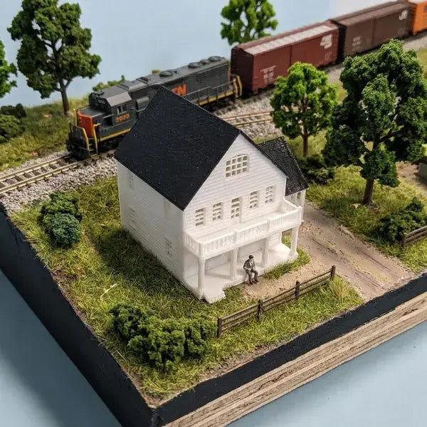 N-Scale 2 Story Home with Screen porch