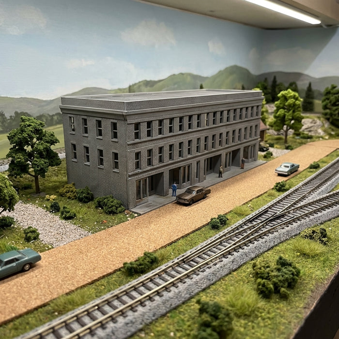 N Scale Shopping/Apartment Building