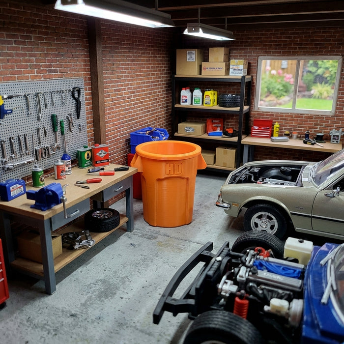 G Scale  Brute Style Trash Can w/lid