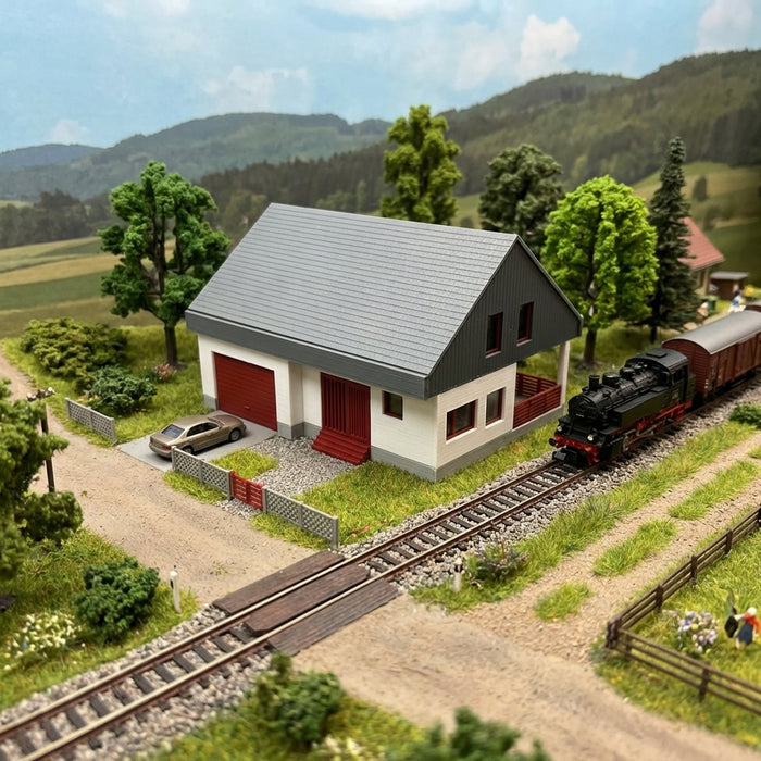 N Scale Bungalow ( 1 pc ) House